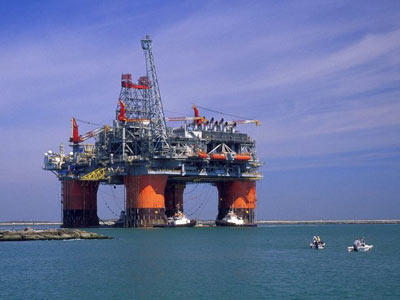 Plataforma petrolífera. Mangueras para productos petroliferos, aceites, hidrocarburos